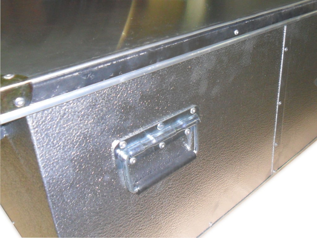 Aluminiowe skrzynie ewakuacyjne realizacje na zamówienie